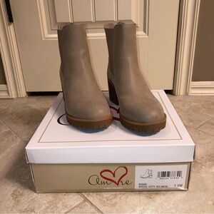 Tan Heeled Boots